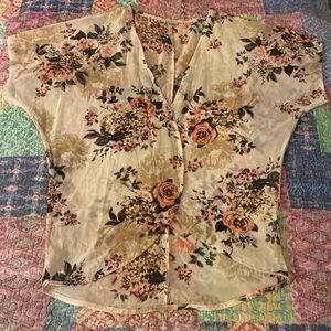 Floral Short-Sleeve Surplice Blouse in Cream and Pink